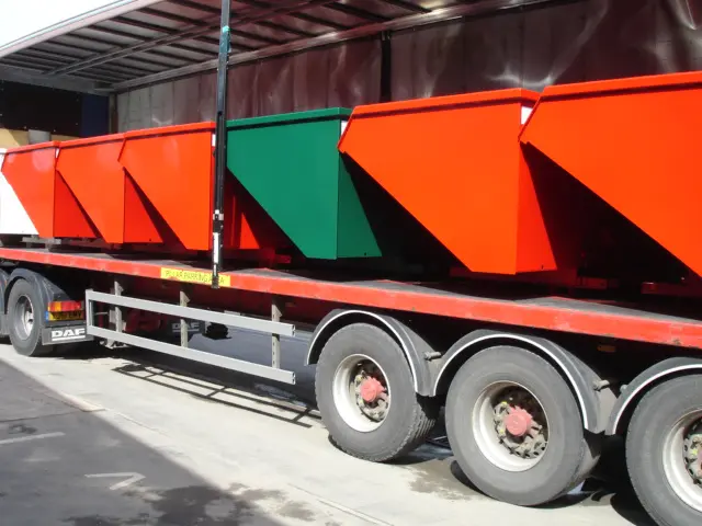 bespoke-forklift-skips-delivery