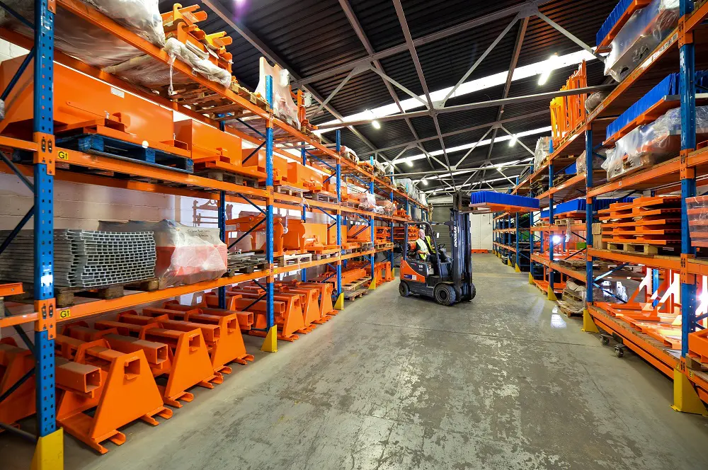 jib-attachments-forklift-fork-warehouse