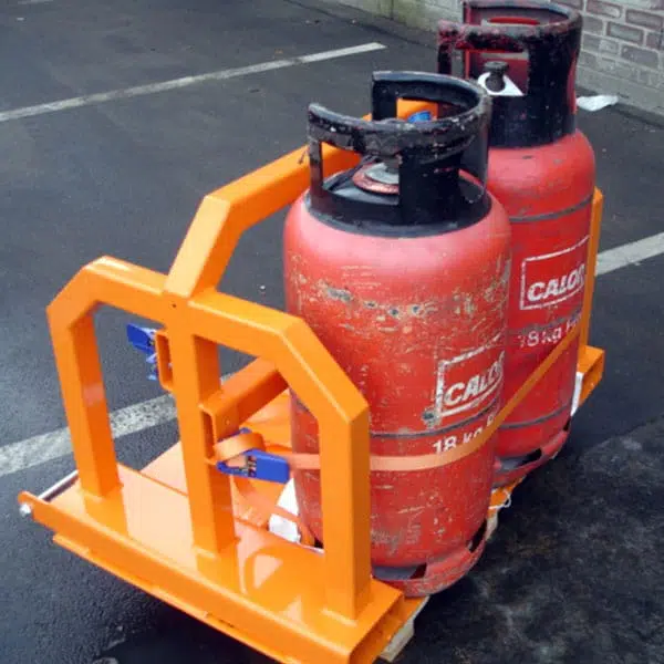 Gas cylinder handling tips – Invicta Attachments